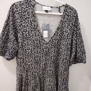 Universal Thread Black and White Floral Midi Dress